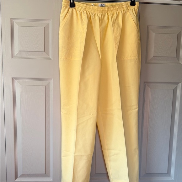 Koret Pants - Koret Yellow Trousers with Relaxed Fit and Lightweight Fabric